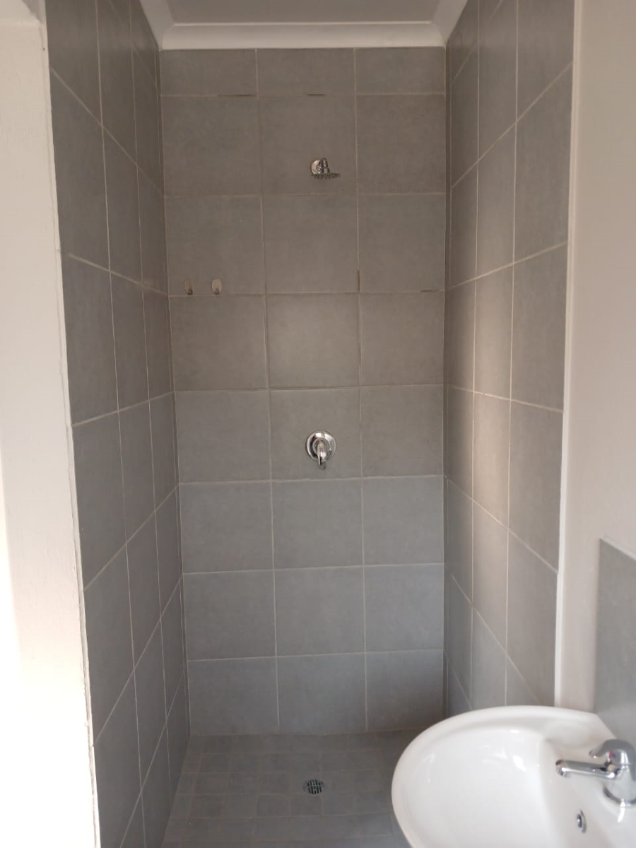 To Let 1 Bedroom Property for Rent in La Hoff North West